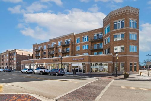 202-1 S Lincoln Ave, Lombard, IL, 60148-7429 | Card Image