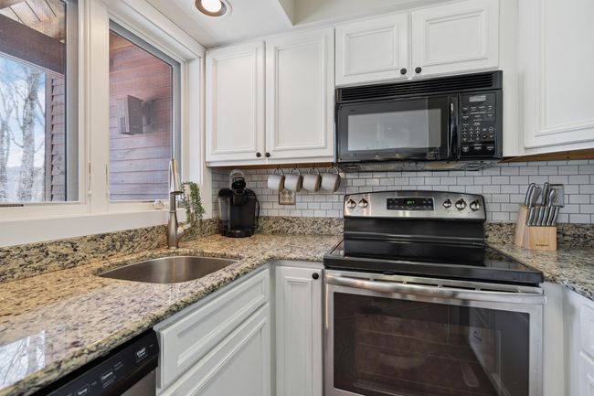 Stainless appliances | Image 8