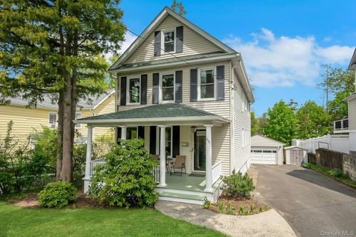 65 Lawton Ave, Hartsdale, NY, 10530-2524 | Card Image