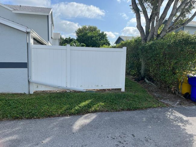 Privacy fence | Image 2