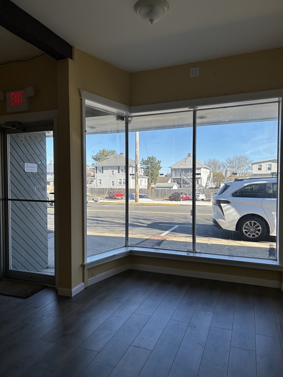 Commercial Lease in Hull