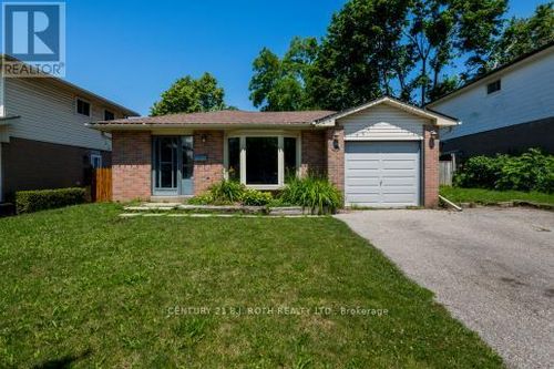 36 Cynthia Crt, Barrie, ON, L4M2X4 | Card Image