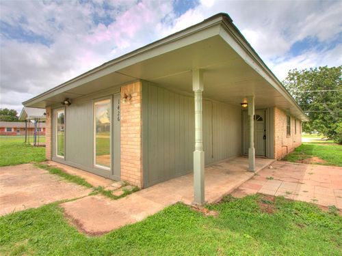 1426 W Watts St, El Reno, OK, 73036-3454 | Card Image