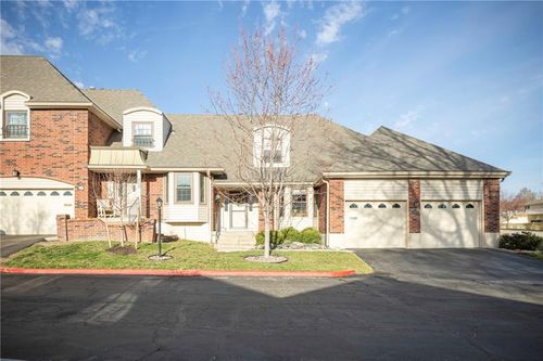 327 E Partridge Ave, Independence, MO, 64055-1452 | Card Image