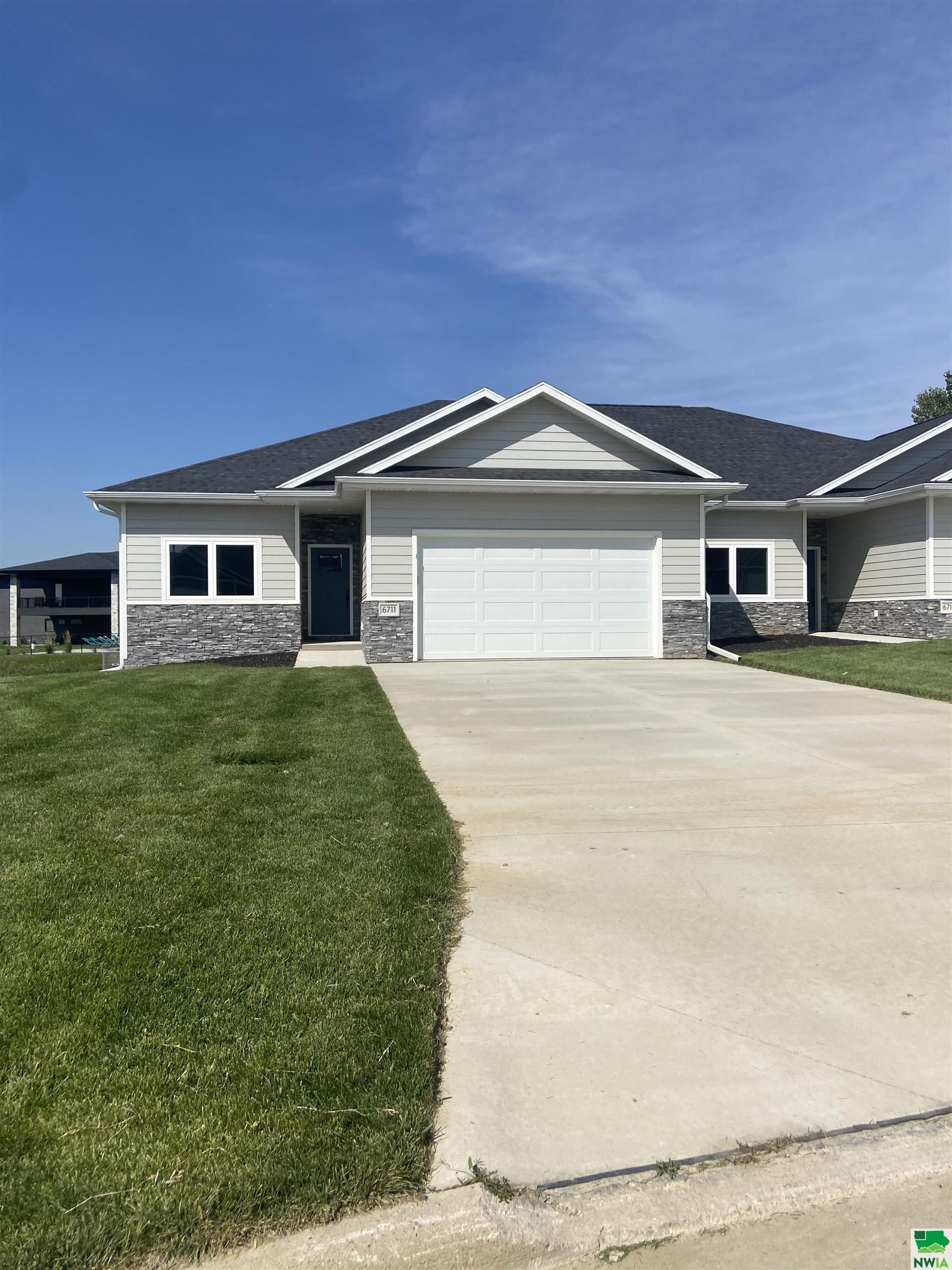 Windsong Ct, Sioux City, IA 51106
