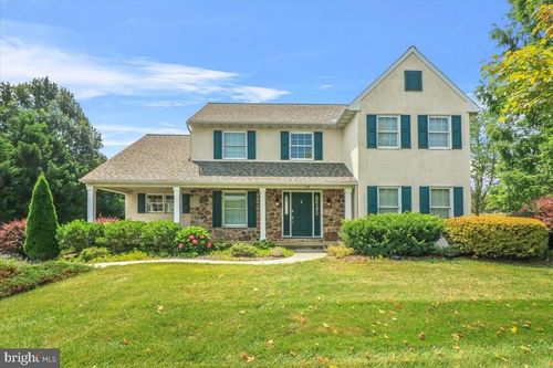 11 Churchill Dr, ELVERSON, PA, 19520-9243 | Card Image