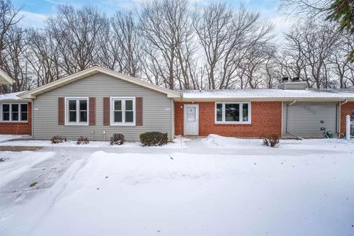 b-1035 S West Court, APPLETON, WI, 54915 | Card Image