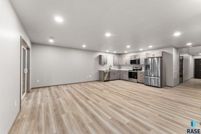 711 Dakota Ave, Townhouse with 3 bedrooms, 3 bathrooms and null parking in Dell Rapids SD | Image 9