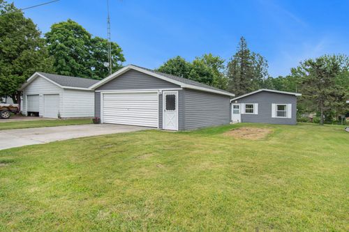 6954 Lakeview Dr, Hubbard Lake, MI, 49747-9629 | Card Image