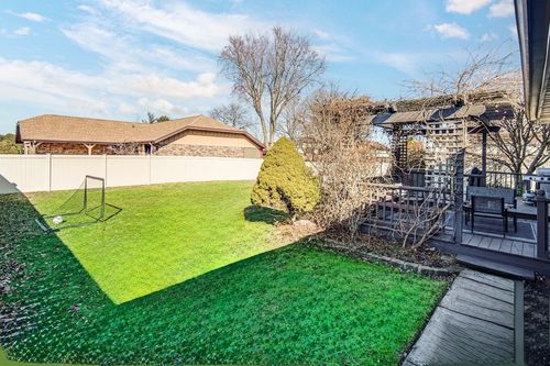 8324 Bromley St, Orland Park, IL, 60462-2871 | Card Image