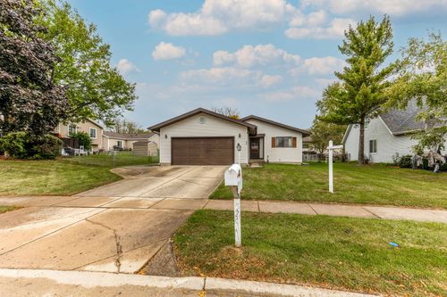 520 Dana Ln, Streamwood, IL, 60107-1050 | Card Image