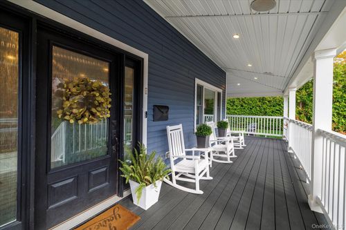 2 Atlas Ave, Malverne, NY, 11565-1130 | Card Image