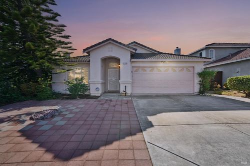 2139 Garnet Cir, Vallejo, CA, 94591-8370 | Card Image