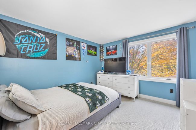 46 Farmingdale Cres, House other with 4 bedrooms, 2 bathrooms and 4 parking in Barrie ON | Image 13