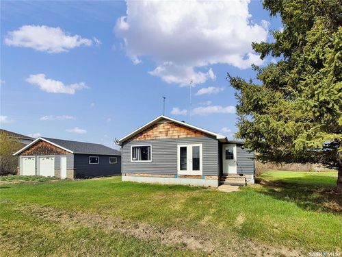 105 2 Ave, Meacham, SK, S0K1B0 | Card Image