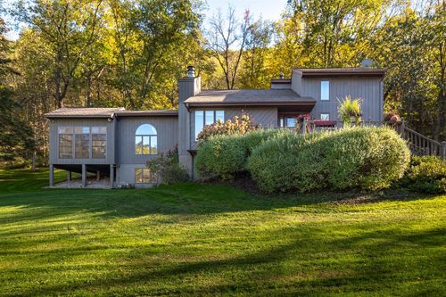 7030 Birchwood Dr, La Crescent, MN, 55947-8790 | Card Image