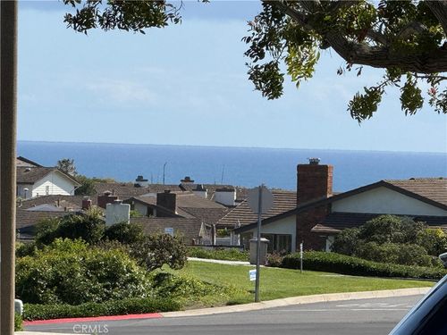 41 Mainsail Dr, Corona del Mar, CA, 92625-1427 | Card Image