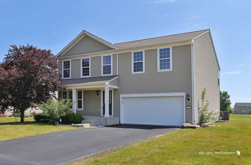 4111 Credence Dr, Zion, IL, 60099-9560 | Card Image
