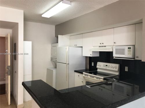 apt-811-5085 Nw 7th St, Miami, FL, 33126-3455 | Card Image