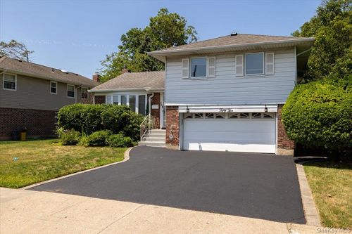 52 Blanche St, Plainview, NY, 11803-4622 | Card Image