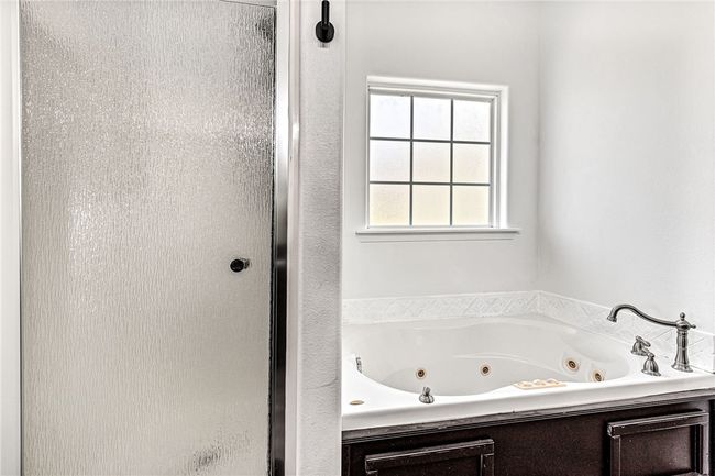 Bed 1 bath | Image 23