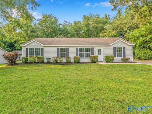 214 Buffalo Creek Dr, Toney, AL, 35773-8924 | Card Image