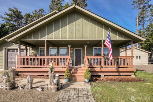 247 Fisher Ave Ne, Ocean Shores, WA, 98569-9732 | Card Image