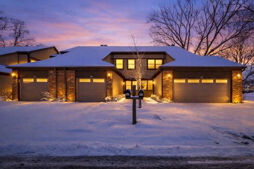 302 Linden Ln, Wheeling, IL, 60090-3145 | Card Image