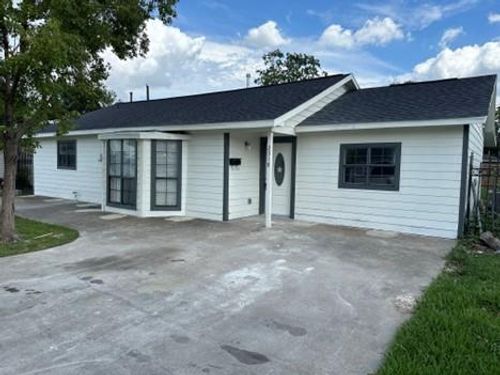 2318 Kingsdale Dr, Deer Park, TX, 77536-5830 | Card Image