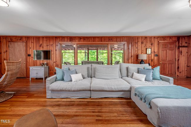Living Room | Image 21