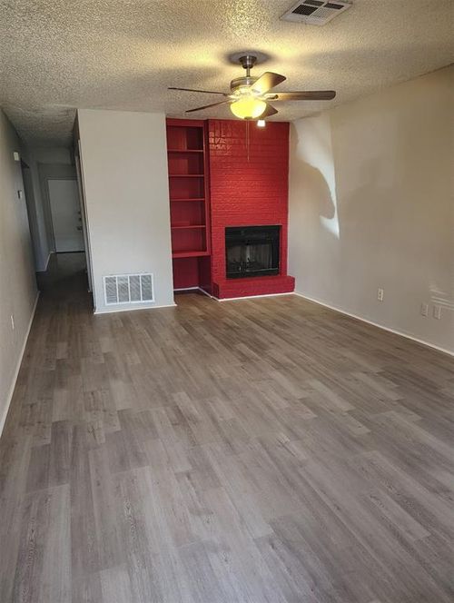 8717 Saint George Way, Midwest City, OK, 73110-7746 | Card Image