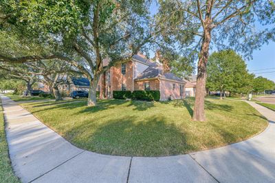 4102 Lakepointe Forest Drive, House other with 5 bedrooms, 2 bathrooms and null parking in Seabrook TX | Image 3