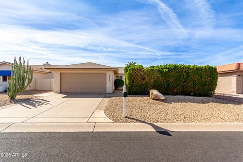 26422 S New Town Dr, Sun Lakes, AZ, 85248-7122 | Card Image