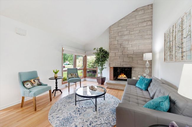 602 E Park Ave, House other with 3 bedrooms, 2 bathrooms and 2 parking in Elmhurst IL | Image 5