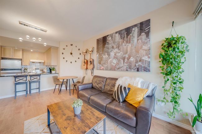 1204 - 6823 Station Hill Dr, Condo with 2 bedrooms, 2 bathrooms and 1 parking in Burnaby BC | Image 6