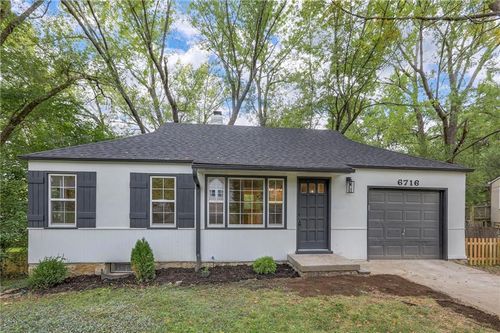 6716 Sterling Ave, Raytown, MO, 64133-6137 | Card Image