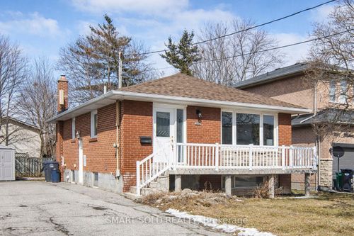 995 Garrard Avenue, Mississauga, ON, L5E1L4 | Card Image