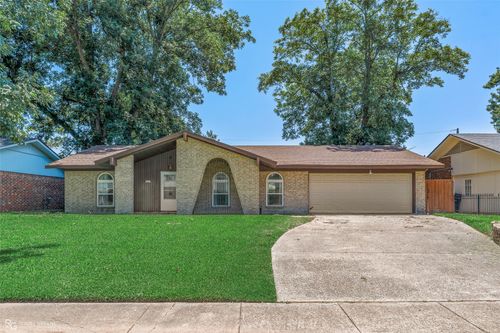 3911 Parkway Dr, Bossier City, LA, 71112-4021 | Card Image