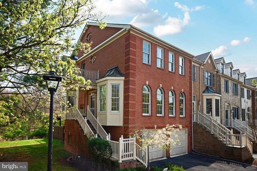 102 Winding Rose Dr, ROCKVILLE, MD, 20850-2854 | Card Image