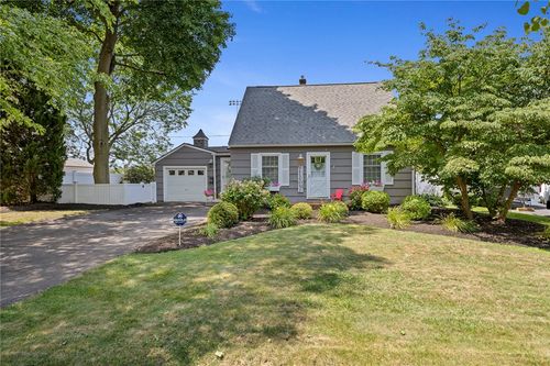 85 Brooklawn Dr, Rochester, NY, 14618-2401 | Card Image