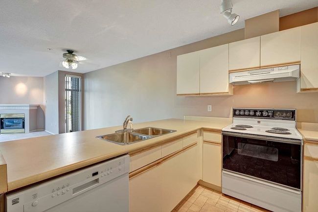 418 - 1219 Johnson Street, Condo with 2 bedrooms, 1 bathrooms and 1 parking in Coquitlam BC | Image 23