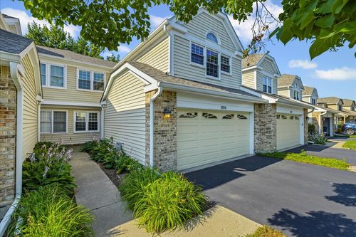 3056 N Daniels Ct, Arlington Heights, IL, 60004-1594 | Card Image