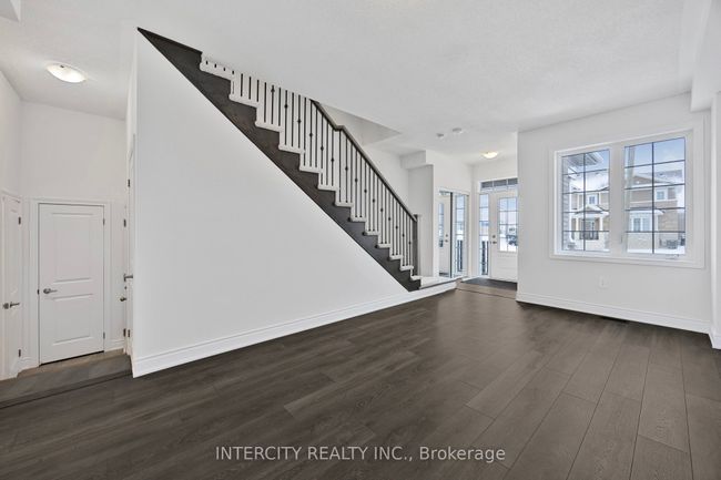 3 Avalon Dr, House attached with 3 bedrooms, 3 bathrooms and 1 parking in Wasaga Beach ON | Image 8