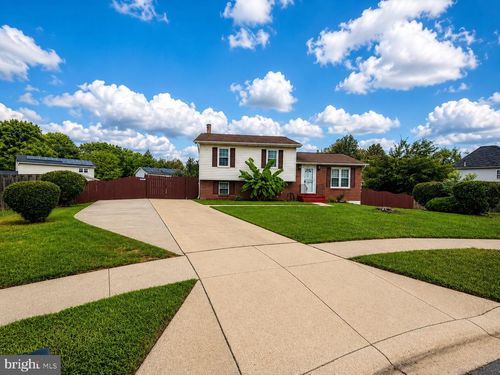 206 Mountain View Ct, Landover, MD, 20785-4849 | Card Image