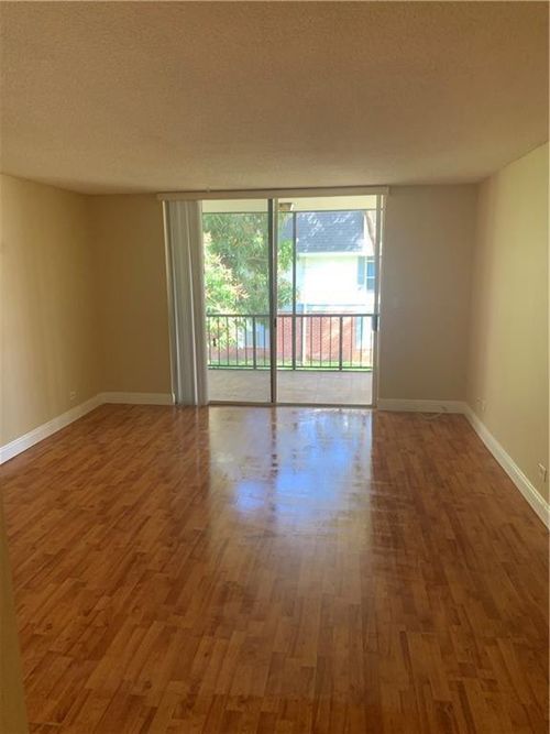 2g-3650 Inverrary Dr, LAUDERHILL, FL, 33319-5933 | Card Image
