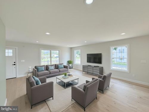 320 Eighth Ave, LURAY, VA, 22835-1571 | Card Image