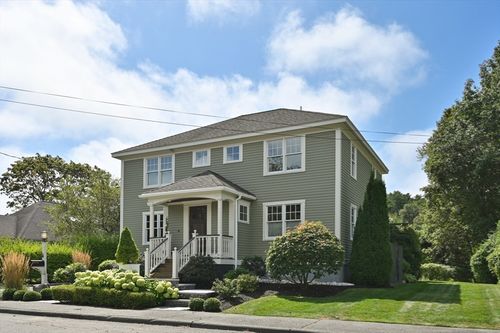4 Knight Rd, Manchester, MA, 01944-1203 | Card Image