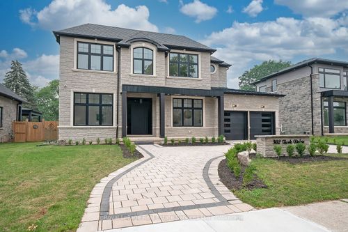 302 Tuck Dr, Burlington, ON, L7L2R3 | Card Image
