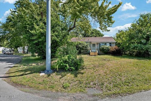 713 Watervliet Shaker Rd, Latham, NY, 12110-3640 | Card Image
