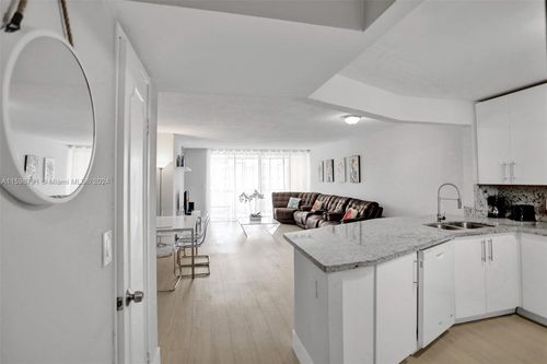 1-1770 Ne 191st St, Miami, FL, 33179-4221 | Card Image